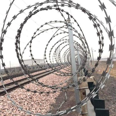Sıcak Dip Galvanize Dikenli Tel İpi Ağır Görevli Tel Ağı Çit tırmanma karşıtı Güvenlik Çiftliği