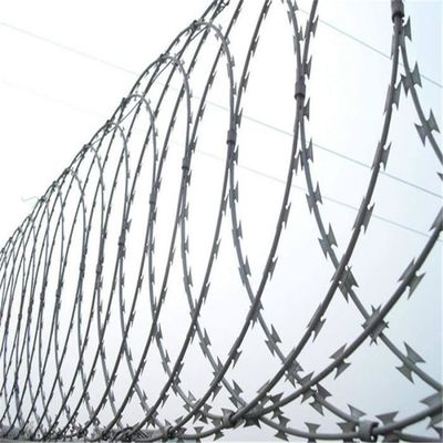 Anti pas galvanizing dikenli tıraş tel çit ağı 450mm çapı