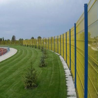 Park oyun alanı için Premium PVC kaplı pas karşıtı 1.5m × 2.5m 3 boyutlu eğimli çit