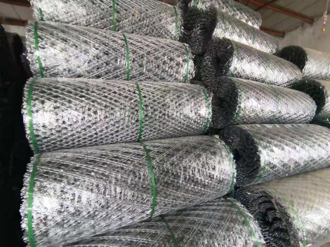 Bto-22 Standart &ccedil;aplı tek hatlı SGR Demiryolu i&ccedil;in kaynaklı dikenli tel &ouml;rg&uuml; ağı 4